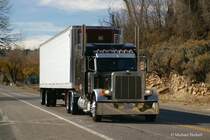 Peterbilt 379 auf dem Hwy. 89 in Mount Carmel, Utah. November 2006
