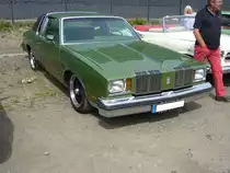 Oldsmobile Cutlass Supreme Coupe aus dem Modelljahr 1979. Oldtimertreffen an der  Alten Dreherei  am 16.06.2018 in Mülheim an der Ruhr.