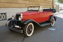 Chevrolet aus den 30er Jahren steht vor einem Hotel in Basel. Die Aufnahme stammt vom 20.06.2018.