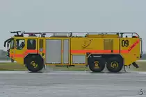 Ein Flughafenlöschfahrzeug E-One Eagle Six der Dänischen Luftwaffe. (Flughafen Aalborg, Juni 2018)