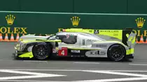 Nr.4 ByKolles Racing Team, ENSO CLM P1/01 LMP1, Fahrer: Oliver Webb, Dominik Kraihamer & Frankreich Tom Dillmann. Am 16.Juni 2018 auf der Ausfahrt der Boxengasse, zur Startaufstellung der 86. 24-Stunden-Rennen von Le Mans