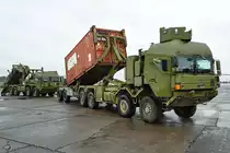 Gepanzerte Wechselladersysteme MULTI auf Basis des MAN-Fahrgestelles 32.486 VFAEG der Dänischen Armee. (Aalborg, Juni 2018)