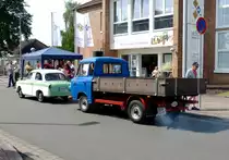 Barkas B1000 Pritsche und ein Trabant P50/60? warten am 22.06.2018 auf den Start bei einer Oldtimer-Rundfahrt vor dem IFA-Museum in Nordhausen