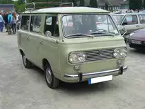 Fiat 850 T Familiare. 1965 - 1977. Dieses Modell basierte auf dem 1964 vorgestellten Kleinbus bzw. Kleintransporter 600 T. Er war als Kleinbus mit luxuriöserer Ausstattung ausgelegt. Er wurde zwar 1965 auf der Frankfurter Automobilausstellung vorgestellt, stand ab nie im Programm der deutschen Fiat-Händler. Der im Heck verbaute, wassergekühlte Vierzylinderreihenmotor hat einen Hubraum von 903 cm³ und leistet 33 PS. Oldtimertreffen Nordsternpark Gelsenkirchen am 24.06.2018.