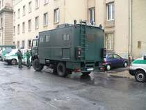 Iveco Magirus 80-16 turbo als Fernmeldefahrzeug der Bundespolizei am Frankfurter Hauptbahnhof, 07.02.09