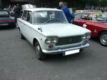 Fiat 1500. 1964 - 1967. Als  Milletrecento  erschien dieser Wagen bereits 1961. 1964 erhöhten die Turiner den Hubraum des 4-Zylinderreihenmotors auf 1481 cm³ mit 67 PS. Insbesondere der temperamentvolle Motor machte dieses Auto zu einem interessanten Angebot in der Mittelklasse. Bei seiner Markteinführung kostete der  Millecinquecento  DM 7350,00. Oldtimertreffen Nordsternpark Gelsenkirchen am 24.06.2018.