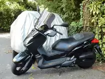 Motorroller Yamaha X-MAX 125, aufgenommen am 25. Juni 2018 in Clarens, Kanton Waadt, Schweiz