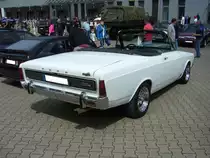 Heckansicht eines Ford Taunus P7b Cabriolet mit Deutsch-Karosserie. Oldtimertreffen Nordsternpark Gelsenkirchen am 24.06.2018.