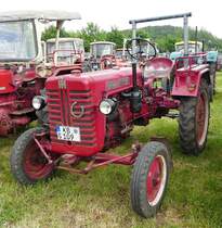 =Farmall D 212, ausgestellt bei den Schlepperfreunden Auenberg im Mai 2018