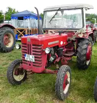 =IHC D 324, ausgestellt bei den Schlepperfreunden Auenberg im Mai 2018