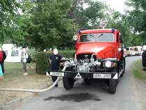 IFA G5 TLF15 der FF Torgelow gibt Wasser für eine Einsatzübung beim 85.Gründungstag der FF Fredersdorf/Uckermark am 30.06.2018.