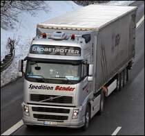 Dieser sch�ne VOLVO FH 520PS GLOBETROTER XL der Freudenberger Spedition BENDER ist auf dem Heimweg. (12.02.2009)
