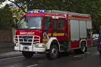 Tanklöschfahrzeug  Fecskendö  1 auf Rába Renault Basis von Heros als TLF4000 der Berufsfeuerwehr Pécs (Ungarn) an der Einsatzstelle eines Verkehrsunfalls am 29. 06. 2018