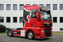 Ein Prachtvolles Ausstellungsstück stand am 26.06.2018 vor einer Berliner MAN-Vertretung : TGX 18.500 Lion Pro Edition. 