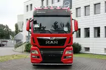 Frontansicht eines MAN TGX 18.500 Lion Pro Edition vor einer MAN-Vertretung in Berlin. 26.06.2018 