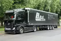 Dieser MB Actros 1858 Sattelzug stand am 26.06.2018 in Berlin-Spandau.