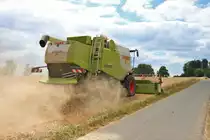 Claas Lexion beim Weizen Dreschen am 10.07.18 in der nähe von Maintal Wachenbuchen
