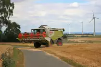 Claas Lexion beim Weizen Dreschen am 10.07.18 in der nähe von Maintal Wachenbuchen