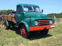 Hanomag D 28 LAS. 1955 - 1960. Die D 28 Modelle wurden bereits 1950 auf dem Brüsseler Autosalon vorgestellt. Zuerst wurden die Nutzlastsegmente von 1.5 - 2.0 to. bedient. 1955 folgte dann der 3.0 to LKW. Der 4-Zylinderreihenmotor mit Aufladegebläse leistet 70 PS aus 2.799 cm³ Hubraum. Dittmer´s Hoffest in Sprockhövel am 07.07.2018.