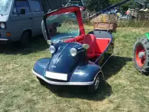 FMR Kabinenroller KR 200. 1957 - 1964. Die F ahrzeug- und M aschinen GmbH R egensburg entstand 1957 durch die Herauslösung aus dem finanziell angeschlagenen Messerschmitt Konzern. Somit wurde der KR 200 und dem FMR-Label weiter produziert. Der einzylindrige Zweitaktmotor aus der Produktion von Fichtel & Sachs leistet 10,2 PS aus 191 cm³ Hubraum. Dittmer´s Hoffest in Sprockhövel am 07.07.2018.