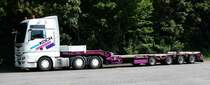 =MAN-Schwerlastzug der Firma KOCH steht im Juni 2018 in Fulda