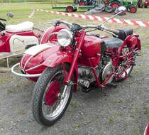 =Moto Guzzi Seitenwagengespann, gesehen bei den Motorrad-Oldtimer-Freunden Kiebitzgrund im Juni 2018