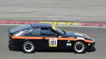 Porsche 924,  Youngtimer Trophy Rennen 1,Mitzieher im Gegenlicht, Youngtimer Festival in Spa Francorchamps am 15.07.2018 