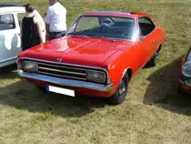 Opel Rekord C Coupe, gebaut von 1966 bis 1971. Hier wurde ein Coupe im Farbton granadarot in der Ausführung 1900 abgelichtet. Der Vierzylinderreihenmotor hat einen Hubraum von 1897 cm³ und leistet 90 PS. Oldtimertreffen Zeche Hannover in Herne am 22.07.2018.