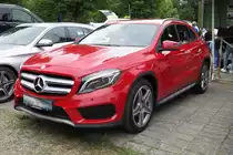 Der Mercedes-Benz GLA sieht zwar nach SUV aus, aber SUV-Feeling kommt aufgrund der niedrigen Sitzposition nicht wirklich auf. 
Autoschau in Krefeld an der Rennbahn, 24.6.18