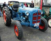 =Fordson Dexta, gesehen bei den Motorrad-Oldtimer-Freunden Kiebitzgrund im Juni 2018