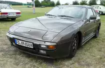 =Porsche 924, gesehen bei den Motorrad-Oldtimer-Freunden Kiebitzgrund im Juni 2018