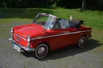 Autobianchi Bianchina Cabriolet 110/FB/5, Typ FIAT 110 F 004
Dieses Automobil wurde im Jahr 1959 als “das kleinste Cabrio der Welt“ für wohlhabende junge Leute oder Damen entworfen entworfen.  Gesehen in Einbeck am 04.06.2018.
