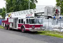 US-Oldtimer Feuerwehr, Drehleiter mit Korb, in Bad Honnef - 23.06.2018