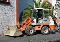 =Schaeff-Radlader von ULRICH-Bau steht im Juli 2018 in Fulda