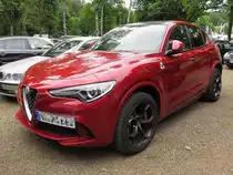 Alfa-Romeo Stelvio auf der Autoschau in Krefeld an der Rennbahn, 24.6.18