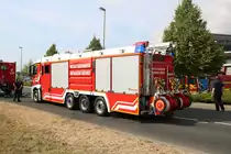 Werkfeuerwehr Infraserv Höchst Mercedes Benz Antos Universallöschfahrzeug am 05.08.18 beim Tag der Offenen Tür der Feuerwehr Hofheim am Taunus zur 150 Jahre Feier