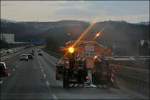 MAN FE360A streut auf der R�cktour nach L�denscheid die Anschlussstellen und Parkpl�tze. Hier wird am Abend des 14.02.2009 die Lennetalbr�cke zwischen Schwerte-Ergste und dem AK Hagen befahren.