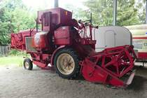 =Fahr M 44-Mähdrescher, Bj. 1967, Antrieb ist ein VW-Motor mit 1200 ccm und 24 PS, präsentiert im Deutschen Automobilmuseum Fichtelberg im Juli 2018

