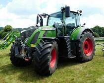 =Fendt 724 Vario steht auf dem Ausstellungsgelände bei den Fendt-Freunden Bad Bocklet im Juni 2018