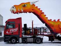 MAN-TGA18.480 wird in K�rze diesen Drachen anl�sslich des Faschingumzuges durch das Stadtgebiet von Ried i.I. ziehen; 090215