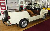 =Trabant 601 de luxe, Bj. 1990, präsentiert im Deutschen Automobilmuseum Fichtelberg im Juli 2018. Das ausgestellte Fahrzeug wurde nie zugelassen und hat einen Tachostand von 39 km. 