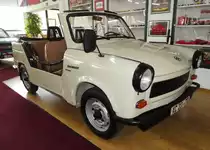 =Trabant 601 de luxe, Bj. 1990, präsentiert im Deutschen Automobilmuseum Fichtelberg im Juli 2018. Das ausgestellte Fahrzeug wurde nie zugelassen und hat einen Tachostand von 39 km.