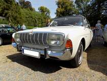 Ford Taunus P5 17M als viertürige Limousine. 1964 - 1967. Der 17M, wahlweise mit einem 1498 cm³ und 60 PS oder mit 1699 cm³ und 65 PS lieferbar, war mit einem V4-motor ausgerüstet. Bei seiner Vorstellung im September 1964 kostete der P5 mit dem 1.7l Motor DM 7070,00 in Grundausstattung. Oldtimertreffen  Schwarzwaldhaus  in Mettmann am 12.08.2018.
