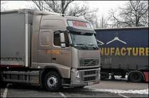 Durch den Silbergrauen Lack wirkt der neue Volvo FH 480PS Euro5 sehr edel.... (15.02.2009)
