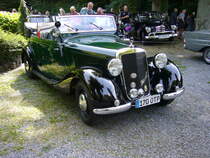 Einer von 530 gebauten Mercedes Benz W136 OTP, wie er in den Jahren von 1950 bis 1953 von verschiedenen Polizeidirektionen im Bundesgebiet angeschafft wurde. Das OTP steht übrigens für O ffener T ourenwagen P olizei. In den meisten Fahrzeugen wurde der bewährte Vierzylinderdieselreihenmotor mit einem Hubraum von 1767 cm³ und einer Leistung von 40 PS verbaut. Oldtimertreffen  Schwarzwaldhaus  in Mettmann am 12.08.2018.