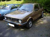 Der VW Golf 1 CL des Einstellers. Der im Farbton sandmetallic lackierte Golf, ist unrestauriert und wurde erstmals im Oktober 1981 zugelassen. Der Vierzylinderreihenmotor hat einen Hubraum von 1.5l und leistet 70 PS. Oldtimertreffen  Schwarzwaldhaus  in Mettmann am 12.08.2018.
