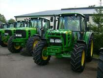 Aufstellung in Reih und Glied.  Neue John Deere Schlepper 6430,6830,7430 und 7930 beim Schleppertreffen in Schellenberg 