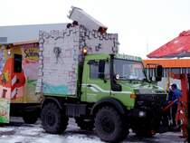 Unimog1600 aus dem benachbarten Bayern wird f�r den Faschingumzug  in Ried i.I. aufger�stet; 090215