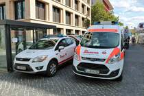 Die Johanniter Ford Kuga (63/10-1) und Ford Transit KTW (10/92-3) am 11.08.18 beim Osthafen Festival in Frankfurt am Main