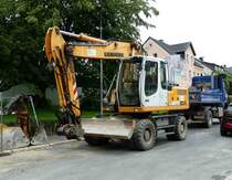 =Liebherr 904 von STR steht im Juli 2018 in Bad Alexandersbad
